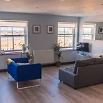 The Sunset Apartment - Margate Beach - By Goldex Coastal Breaks